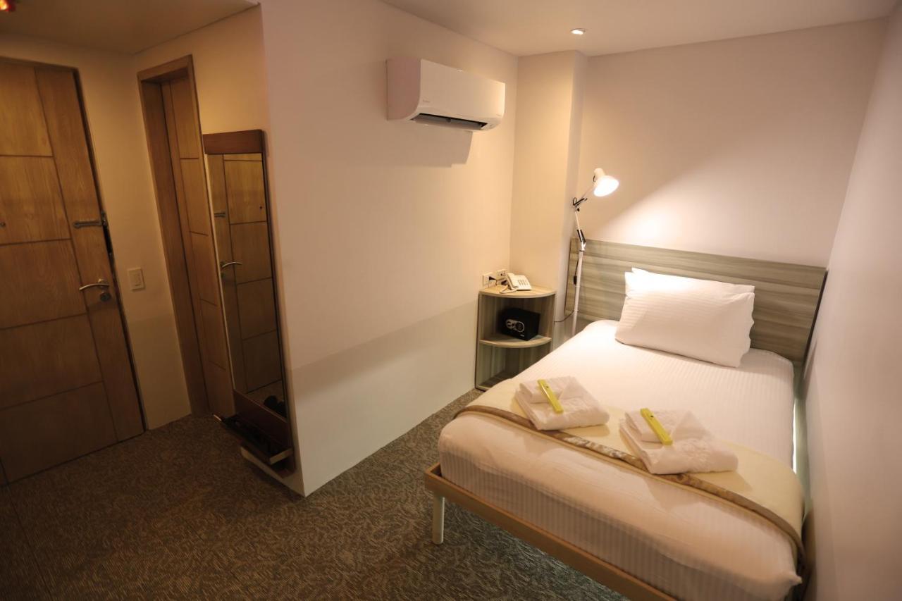 1010 Hotel Muntinlupa City Екстериор снимка